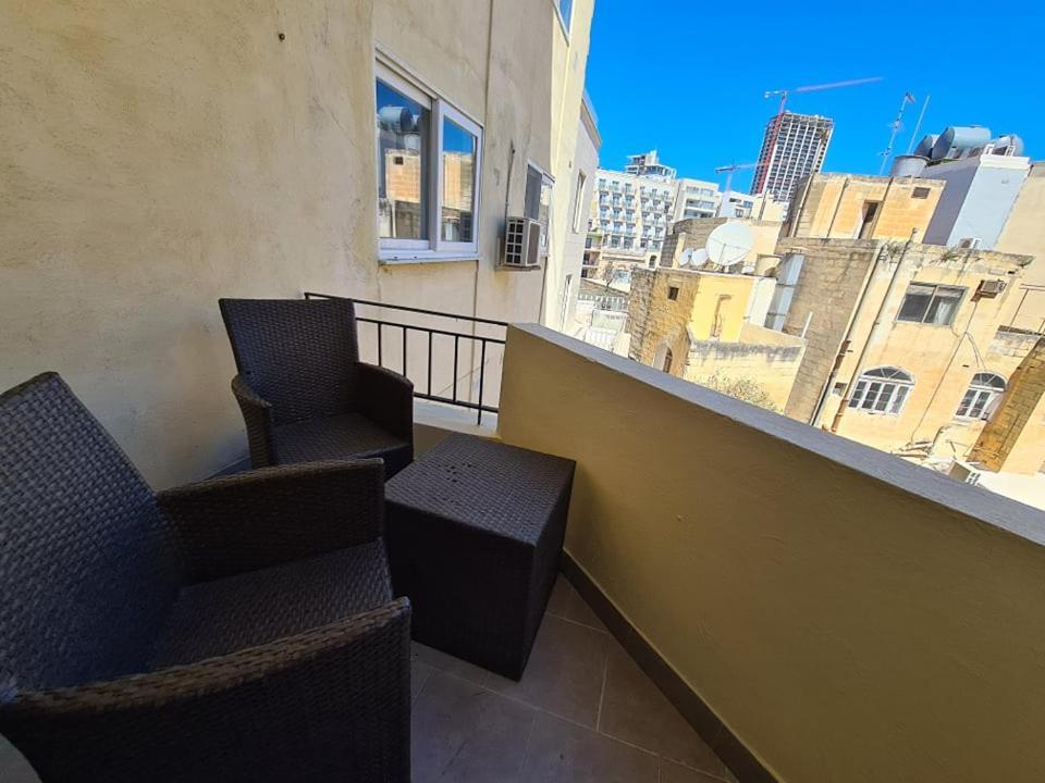 St Julians Central 2 Bedroom Apartment Saint Julian's Екстериор снимка